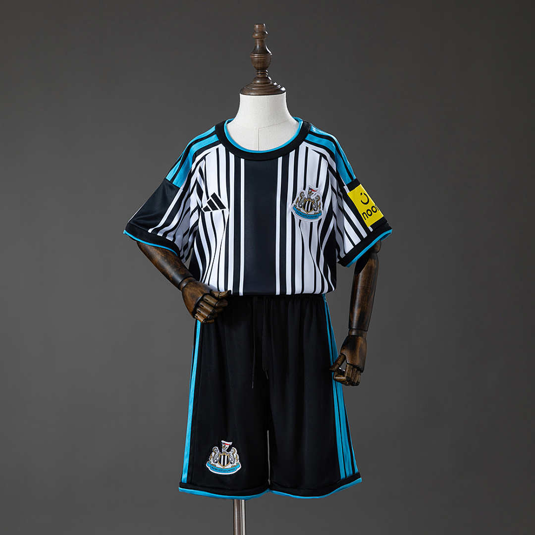 Newcastle United 26/27 Titular Kids kit Tamanho 16-28, foto 1