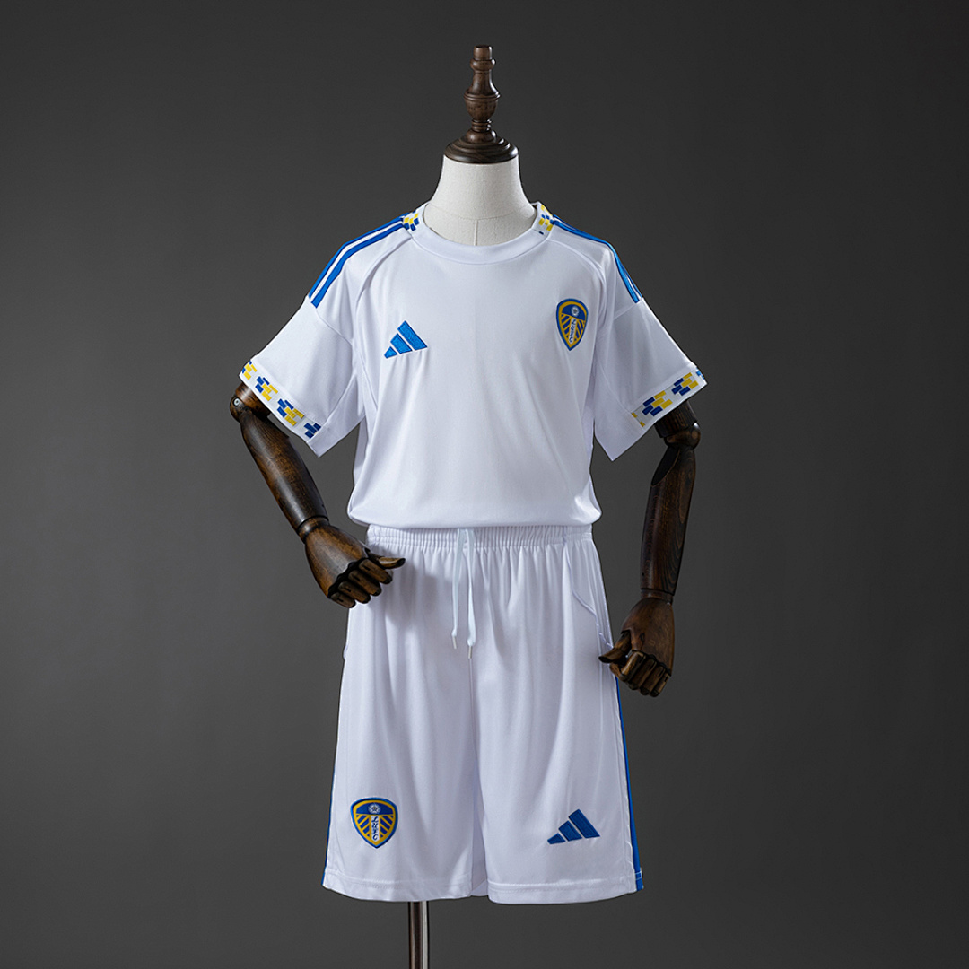 Leeds United 25/26 Titular Kit infantil Tamanho 16-28, foto 1