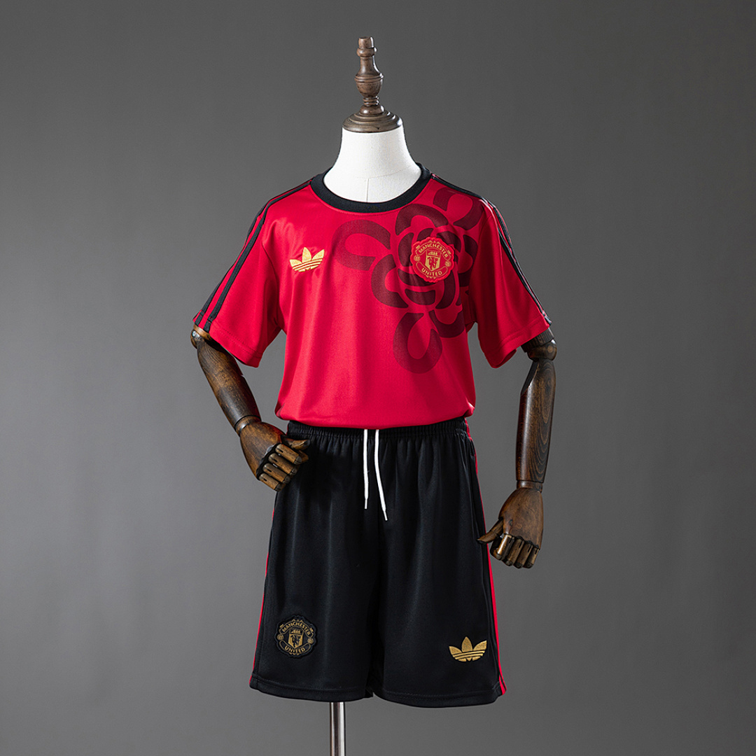 M-U 25/26 Cultural Story - Red Kit infantil Tamanho 16-28, foto 1