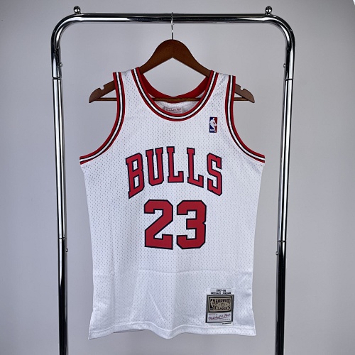 MN热压复古球衣：SW公牛队98赛季白色23号 乔丹