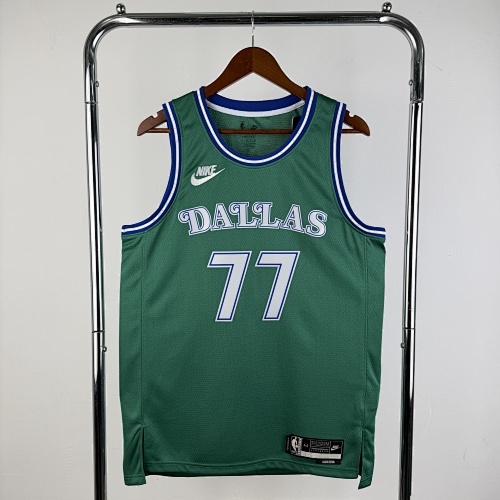 Dallas Mavericks 25/26 Retrô #77 Luka Doncic Camisa Verde