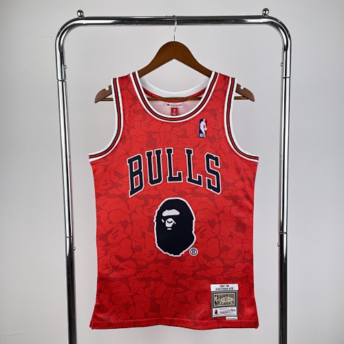 BAPE×M&N 联名球衣: 公牛队 猿人头